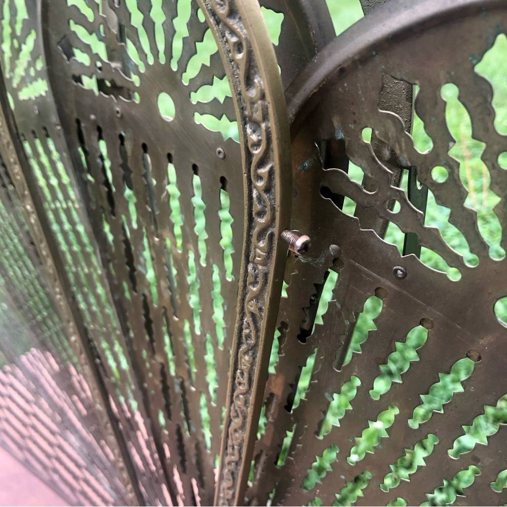 Vintage MCM Brass Fireplace Screen Pineapple - Picture 3 of 16